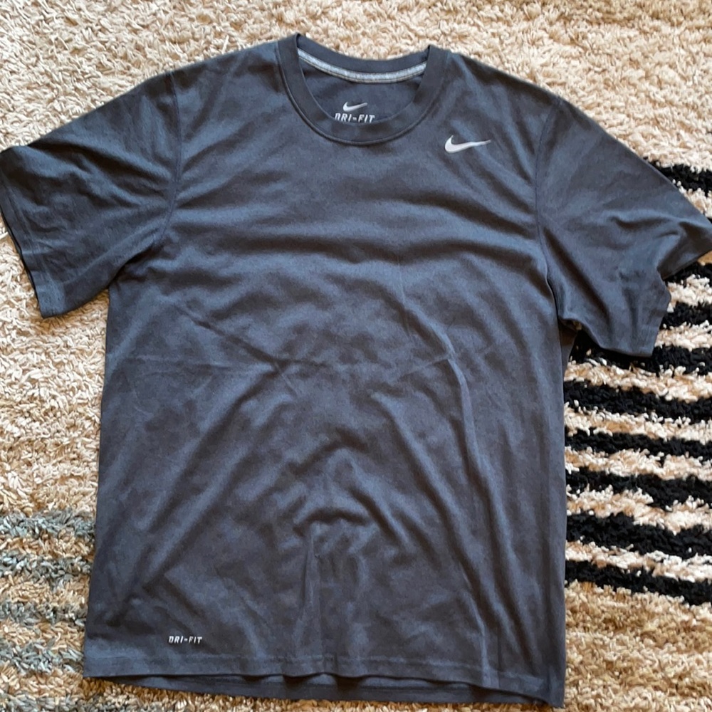 Large Nike dri fit tee shirt. Worn once